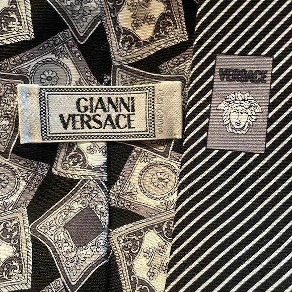 Gray and black Versace silk tie - Picture 3 of 5